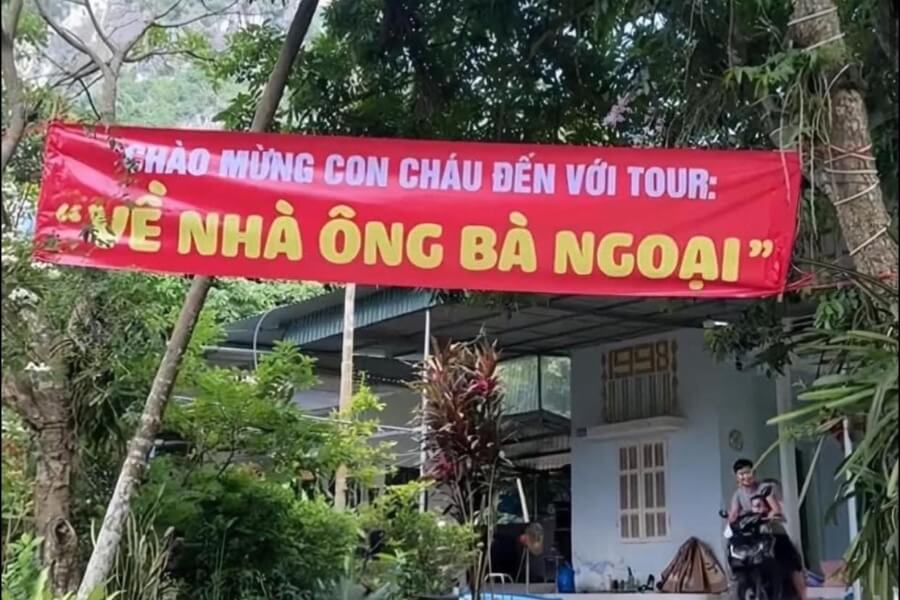 Băng rôn ngoài trời