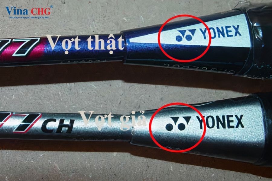 so sánh logo yonex thật giả