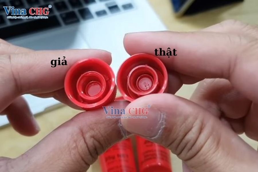 nắp kem lucas thật giả