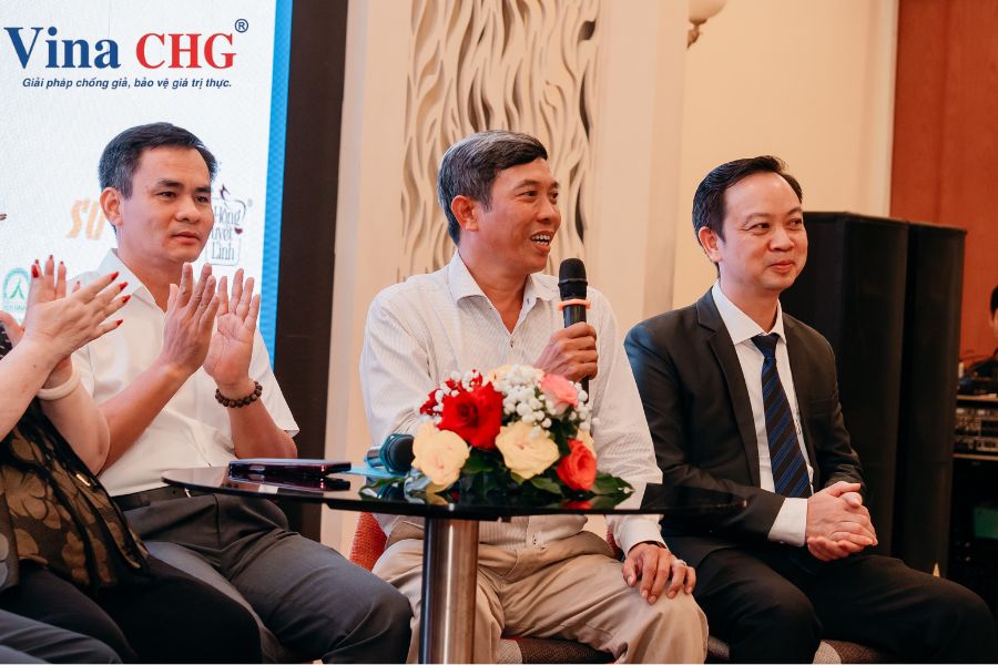 Ông Nguyễn Ngọc Tý phát biểu
