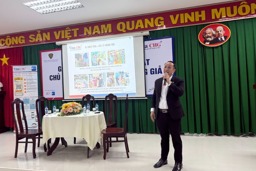 Tổng Giám Đốc Vina CHG ông Nguyễn Viết Hồng phát biểu tại hội thảo