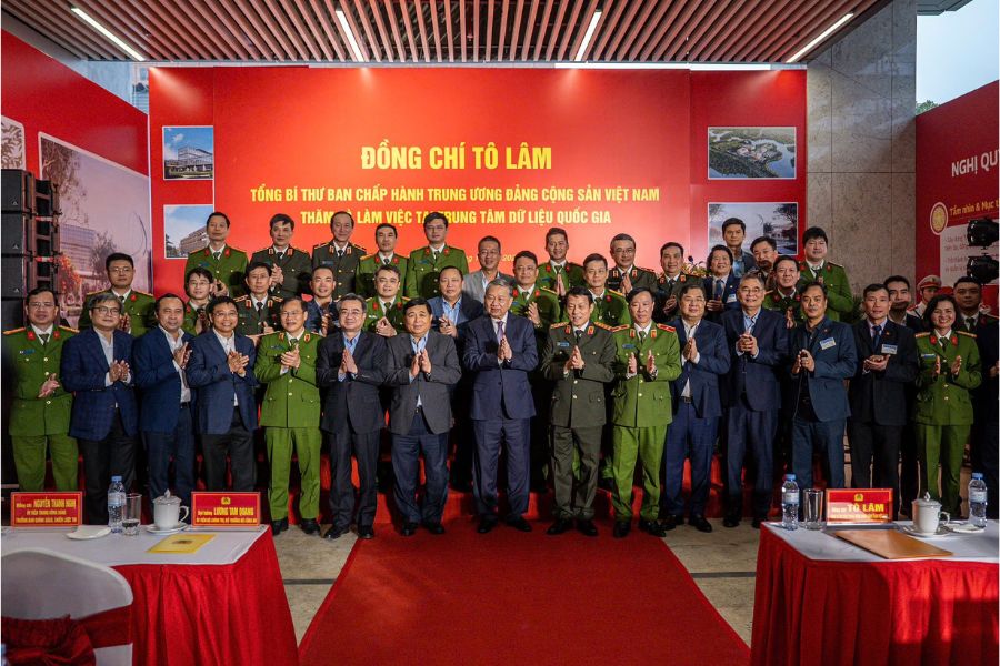 Tổng bí thư Tô Lâm thăm Trung tâm dữ liệu quốc gia