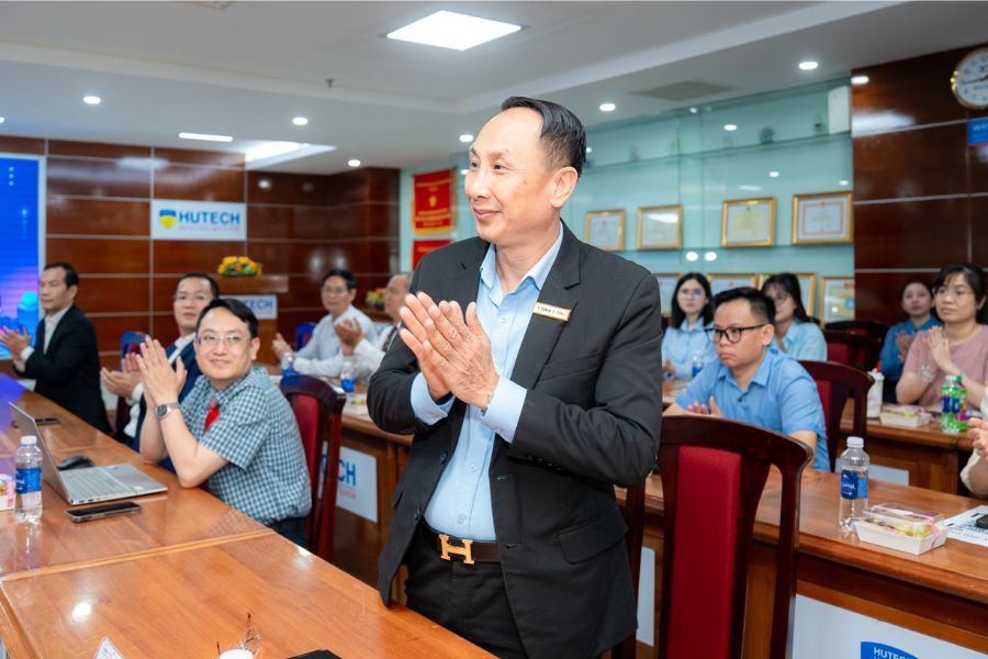 Ông Nguyễn Viết Hồng - Tổng Giám Đốc Vina CHG tại hội thảo