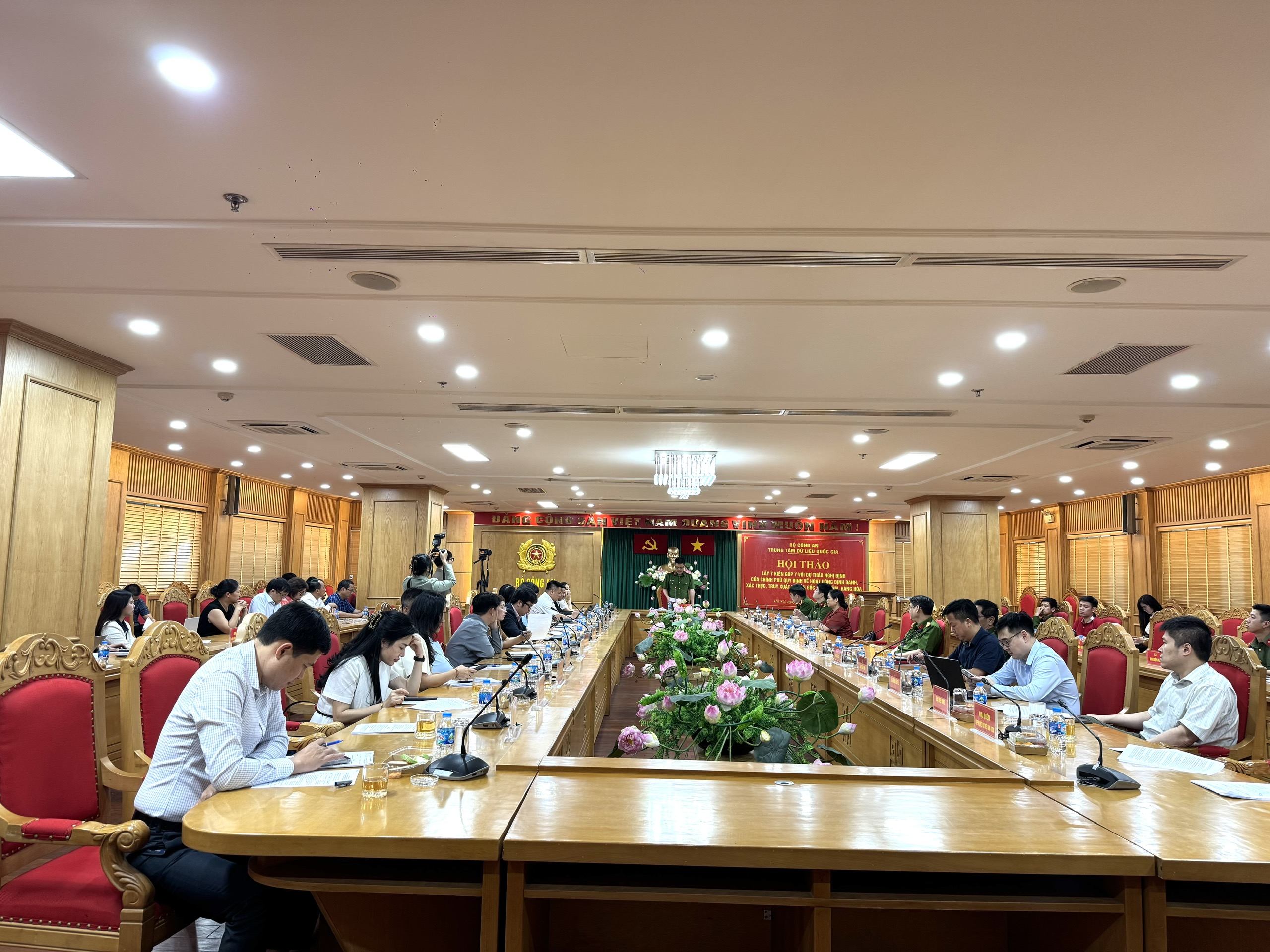 Toàn cảnh buổi góp ý tại trung tâm dữ liệu quốc gia bộ công an