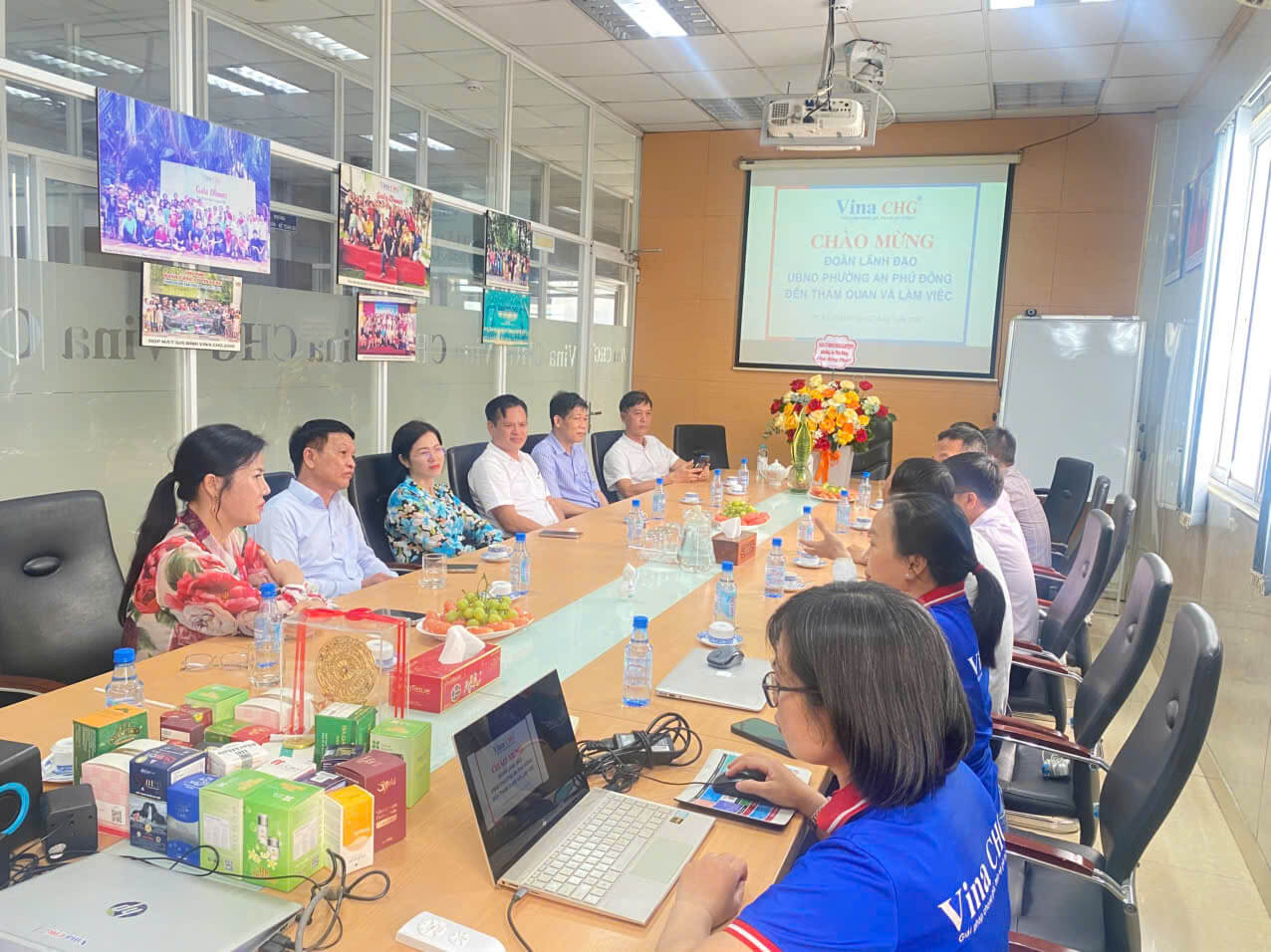 Chủ tịch UBND Phường An Phú Đông và đoàn thăm công ty Vina CHG