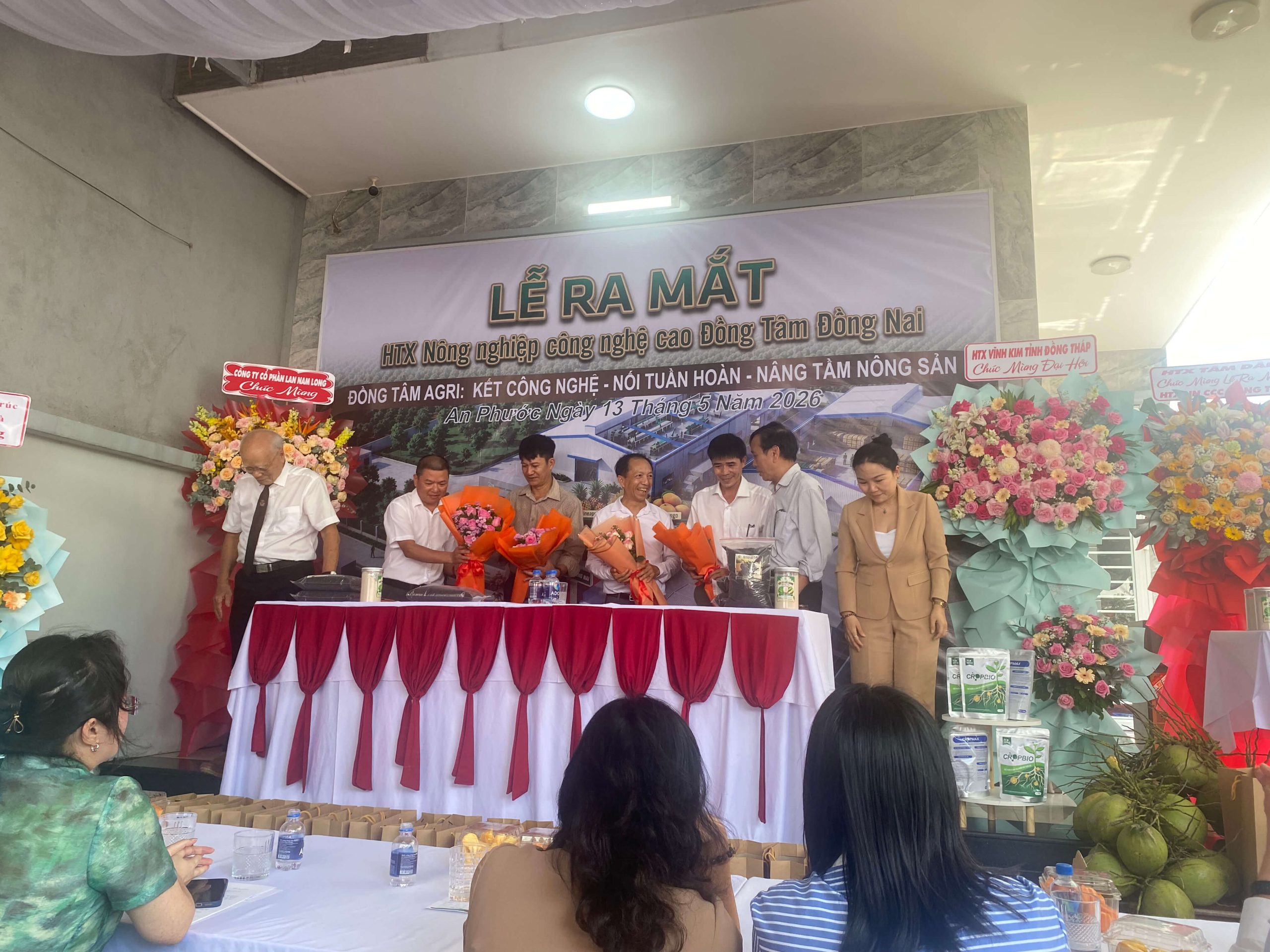 Một số hình ảnh khác tại lễ ra mắt