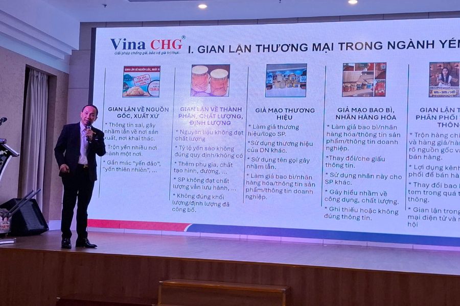 Tổng giám đốc Công ty Vina CHG - ông Nguyễn Viết Hồng đang trình bày giải pháp chống giả cho ngành yến sào tại Việt Nam